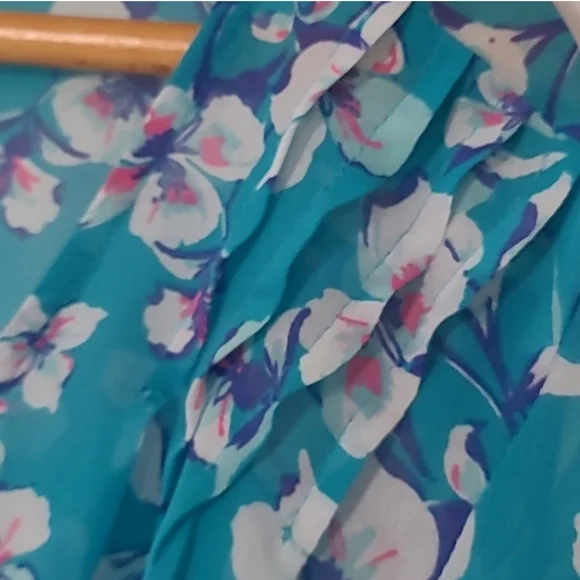 Torrid Sheer Floral Blouse - Picture 5 of 8